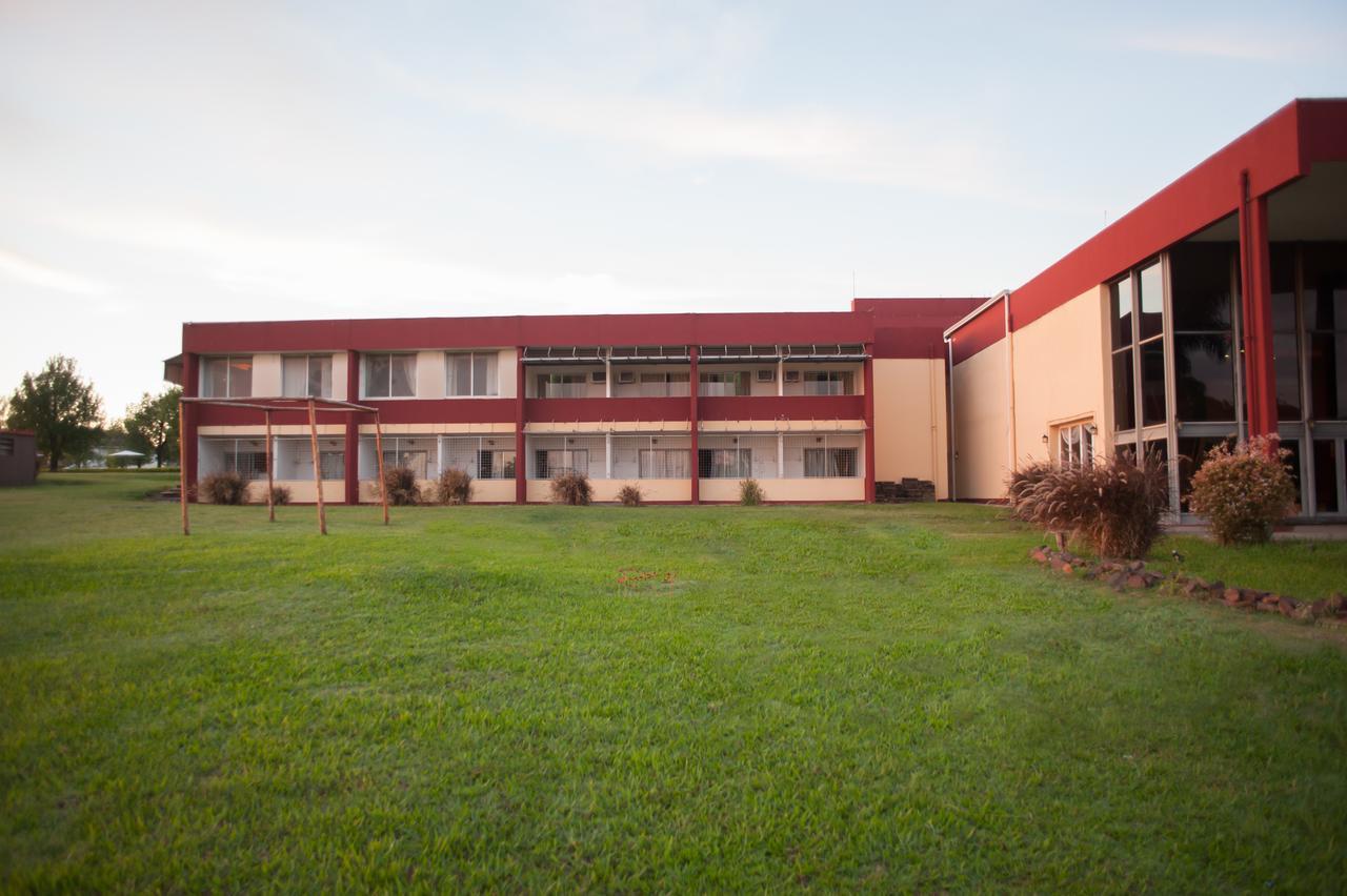 Manantiales Hotel De Turismo Monte Caseros Exterior photo